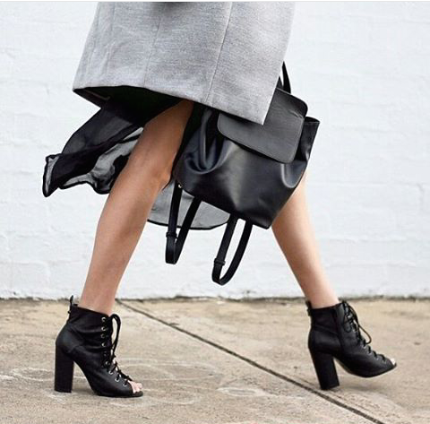 fabulous-looks:Backpack Pumps 