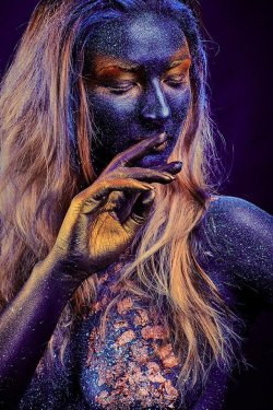 cosplaygonewild:  Cosplay Mystique Raven Darkholme