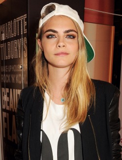 fiftyshadesofcara:  30/6/13 - Cara Delevingne