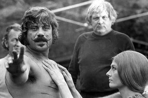 blejz:Oliver Reed, Ken Russell and Vanessa Redgrave on the set of The Devils