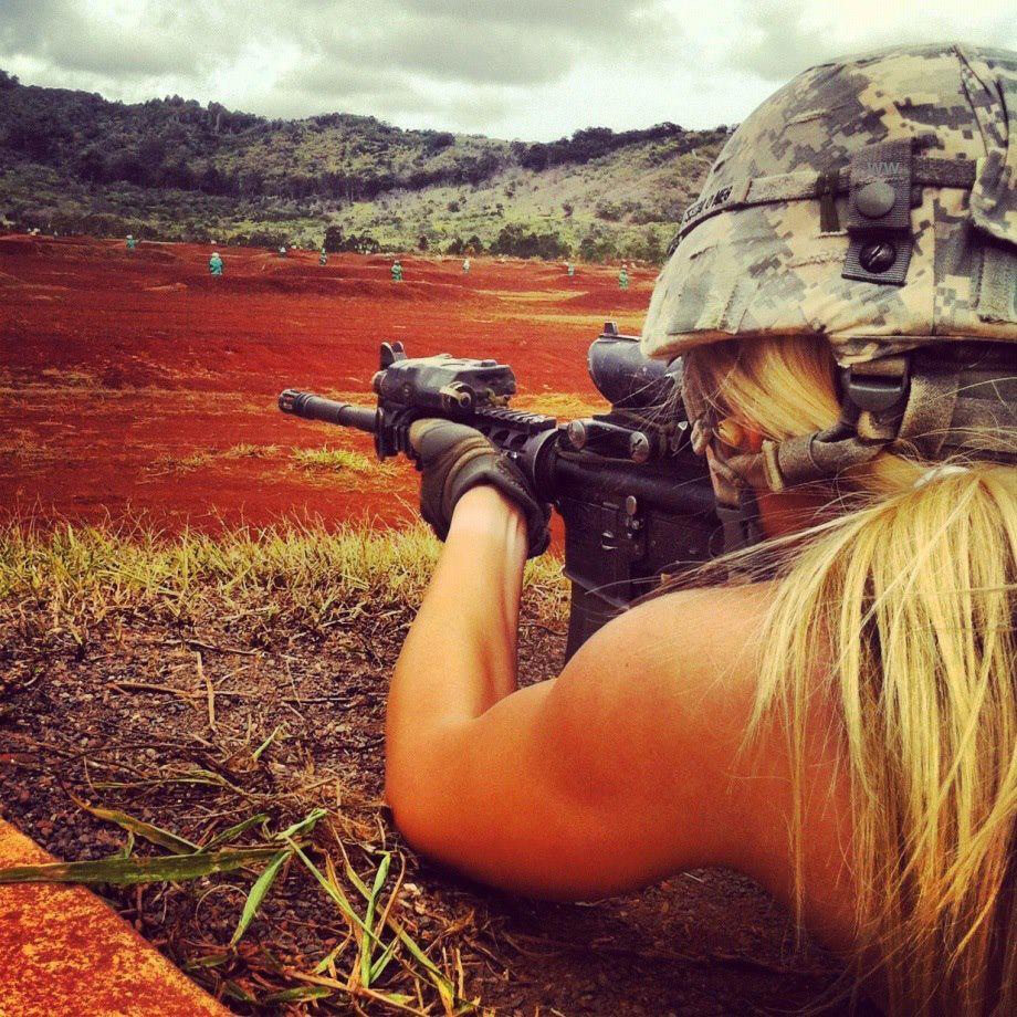 girlandguns:  Girl With Gun follow me at : http://girlandguns.tumblr.com/ 