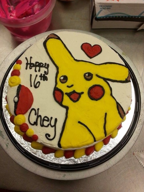 Made my sister a Pikachu cake for her 16th birthday last weekend (I’m a cake decorator at Food Lion)