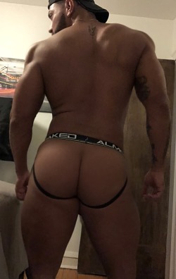 oooc30: Happy Humpday! 🍑🍑