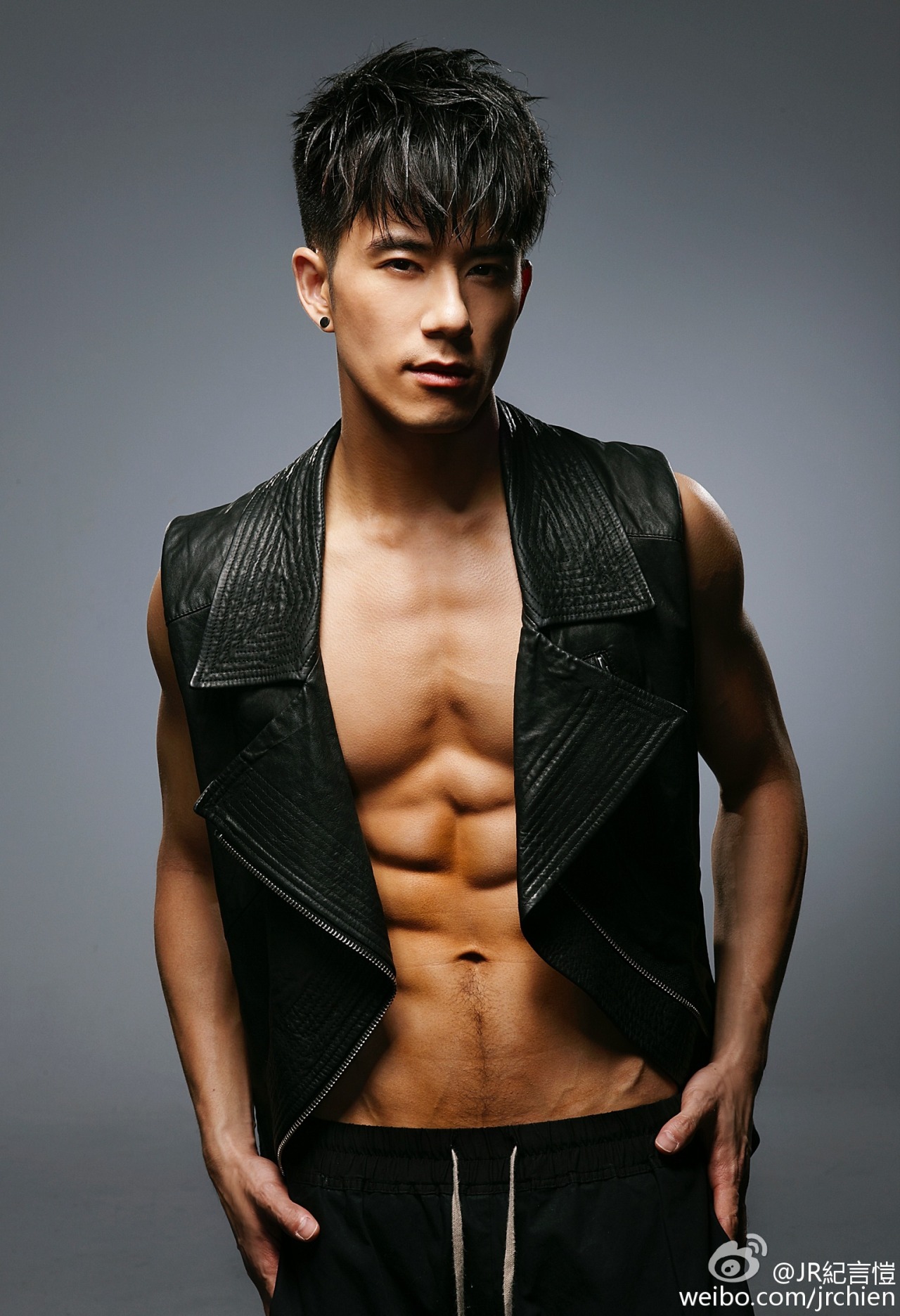 vernonlqchan:  Taiwan sexy famous actor JR!