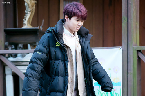 woohyunbiased: 140311 This Is Infinite Filming © 무한대학교 Do not edit or crop nor remove the water