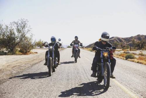 Rolling with a sporty, an Sr and a Ktm&hellip; only on EDR photo by @mikeyrevolt #eldiablorun #chopp