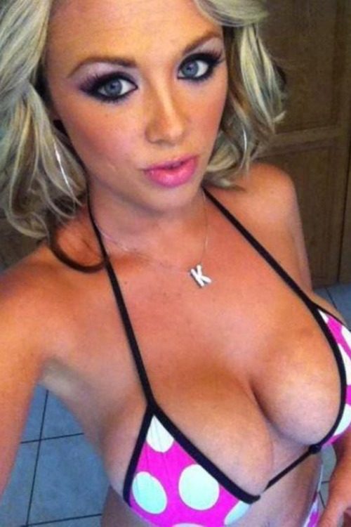 oh-my-god-how-exciting:  She will take it off on your command!Come see moreHERE
