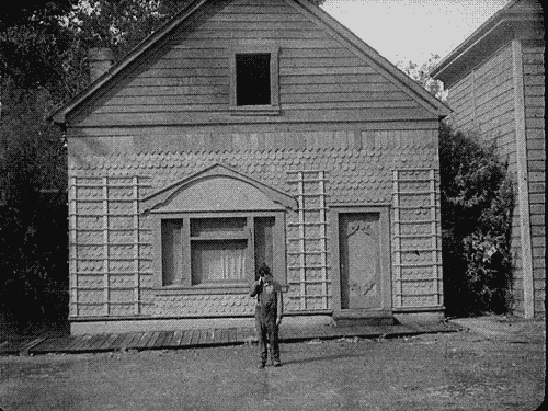 charlesoberonn:  summers-in-sunnydale:  hudlion:  whyyoustabbedme:  she thought she killed they asses💀💀😭   This some straight up charlie chaplin stunting  I’d say more like Buster Keaton than Chaplin. I mean this was literally one of his biggest