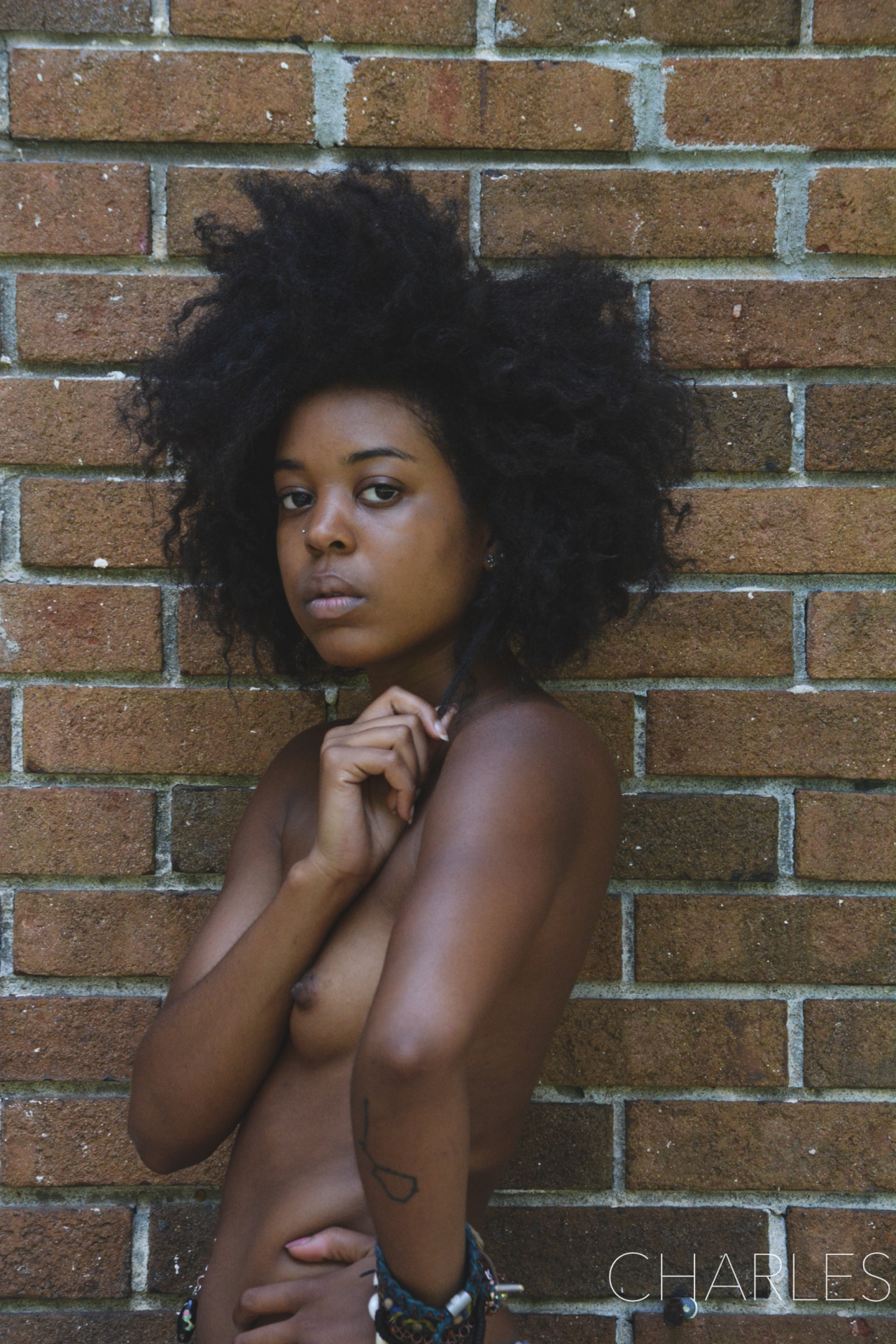 blackarag:lasergunsandcongodrums:  she’s always in my hairpheonixwildphoto by Spencer