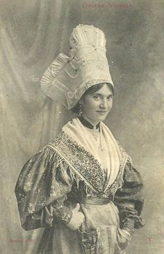 Traditional French regional headdresses (click to enlarge)Arvan valley, Savoy, FranceBoulogne-sur-Me