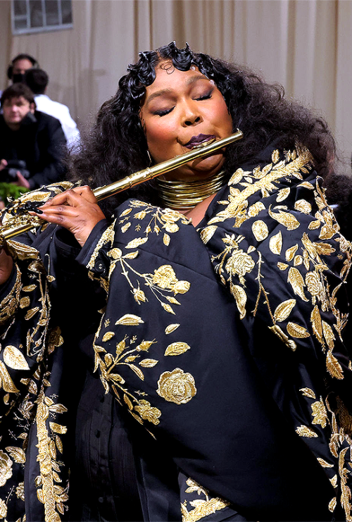 melodramas:LIZZO 2022 Met Gala | May 2, 2022 