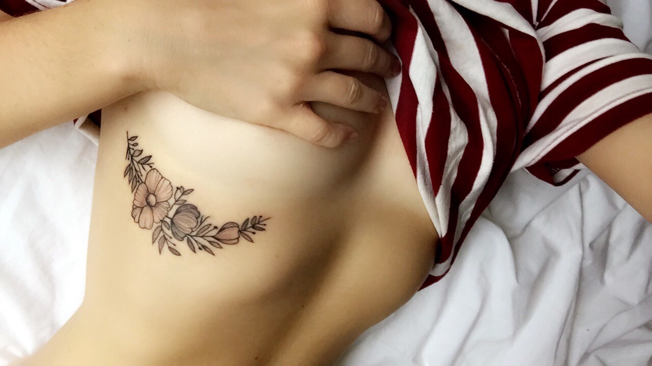 cutiewithabooty:  I got a tattoo ♛