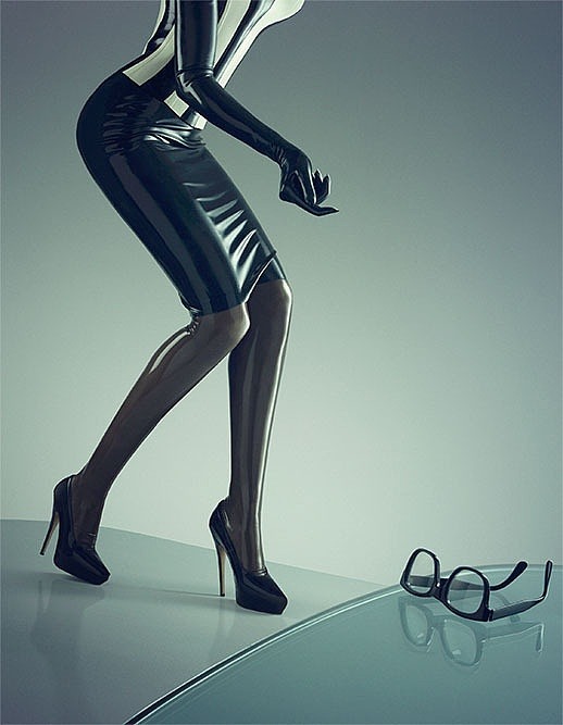 borninlatexx:  latex girl