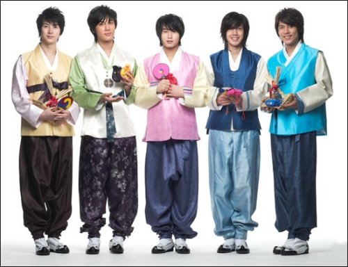 Korean bands in traditional men’s hanbok1. SS501 2-3. 2PM4-5. Shinee (thanks to @kyungswooning for t