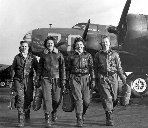 airmanisr:  Boeing B-17 Flying Fortress  