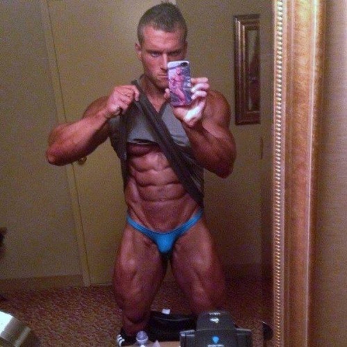 sfinnxxx:  The reveal. Yes, he had decided to go with blue tonight.