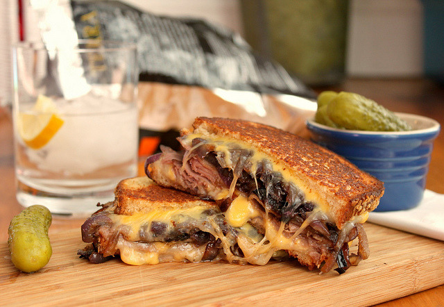 prettygirlfood:  Grilled Cheese w. Roast Beef &amp; Sweet Red Caramelized Onions