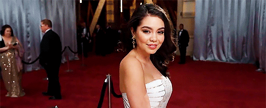wlws:    Auli’i Cravalho (The Voice of Moana) arriving on the Red Carpet on Feb.