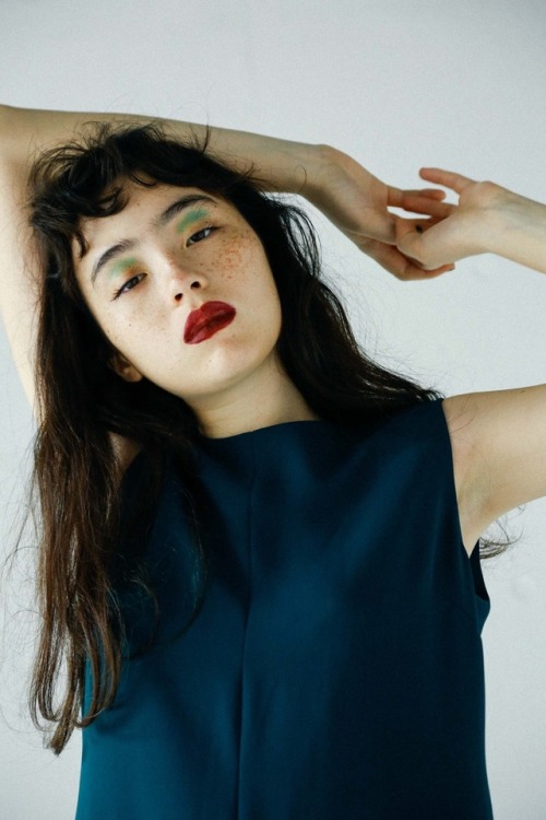 SHEL'MAG Stylist：Tabata Arisa Make ：Nagasaka Ken Model：Motola Serena（So-en model） Photo：Miura Fumika