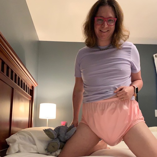 Porn photo addypeepants:Bedtime in a fresh cloth diaper