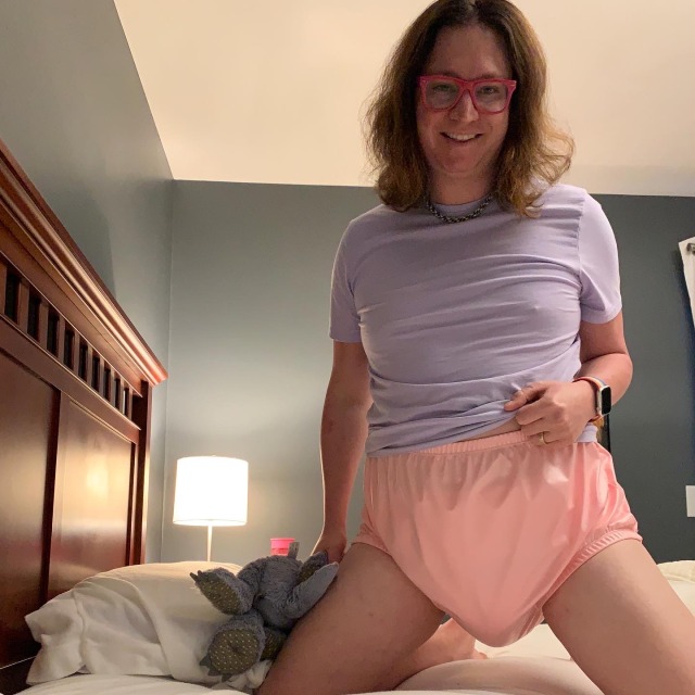 Porn Pics addypeepants:Bedtime in a fresh cloth diaper