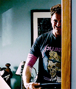 ngaging:  hotfamousmen:  Robert Downey Jr.  👍 😌