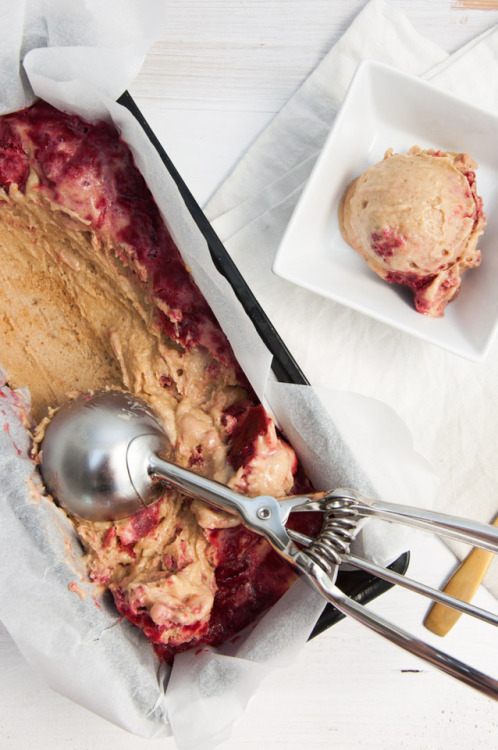 veganfoody:Vegan Peanut Butter Ice Cream with Strawberry Swirls