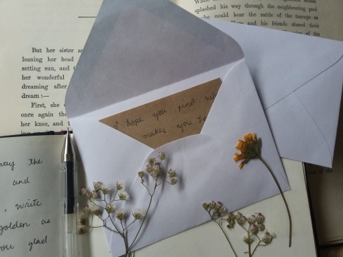 throughtheyesofachild:  writing letters all day for dear ol’ friendsig: @l.ttlemoth 