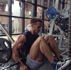 fitness-bodybuilding:  Fitness-bodybuilding.tumblr.com