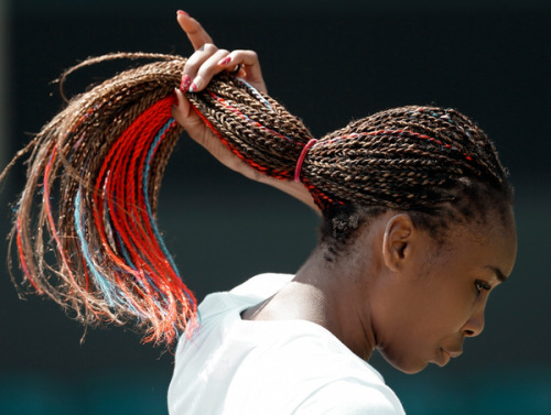 beyoncesugarbaby:  flyandfamousblackgirls:Venus Williams  = A R T  Thank u for staying true and bringing brightness to the court! So inspired by the william sisters