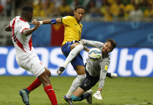 fzneymar:  WM-Qualifikation Südamerika - Brasilien 3:0 Peru  (18.11.2015)Photos © Getty Images / AFP / AP / Reuter