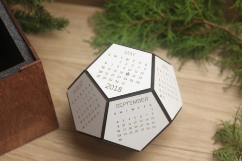 sosuperawesome:Acrylic and Wooden Geometric Box Calendars, customizable with special dates marked, b