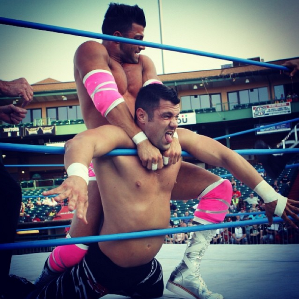 skyjane85:  Robbie E and Eddie Edwards  (taken from Robbie E’s Instagram) gradosgirl