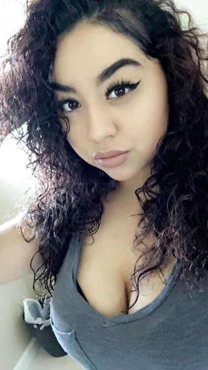 latinashunter: Beautiful Thick Latina Perfection. 