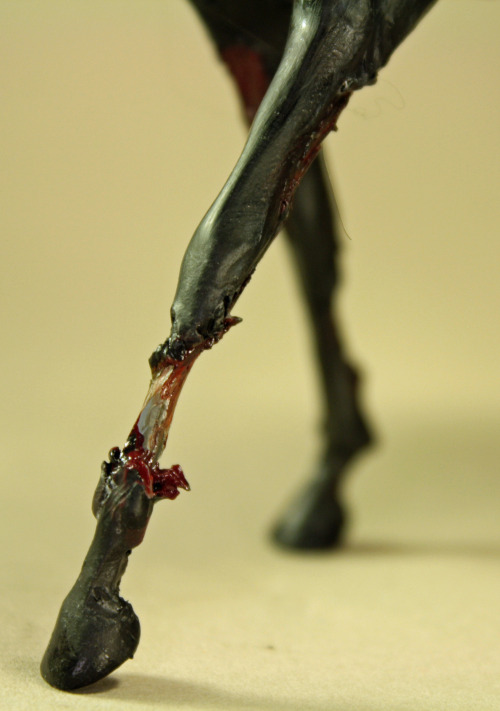 quequinoxart:  “Asakku” the demon horse/ thestral, made from polymer clay over wire and foil, painted in acrylic, with mohair mane and tail. He is about 4 inches long from chest to bum and 6 inches tall. I made him back in September/ October,