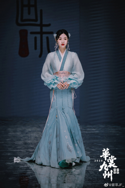 fouryearsofshades:hanfu-inspired designs by 锦瑟画未汉式生活馆