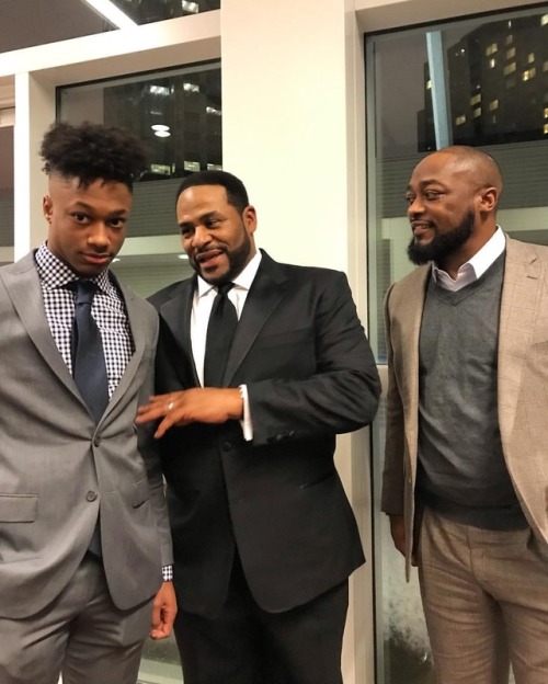 #michaelTomlin son of #coach #MikeTomlin on the right listens to @jerome36bettis #lifetimeachievemen