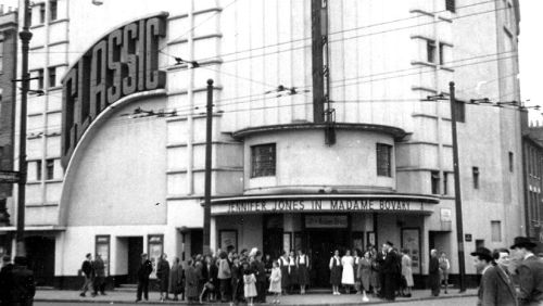 modernism-in-metroland: Rio Cinema, Dalston (1937) by FE Bromige Originally opening in 1915 as the K