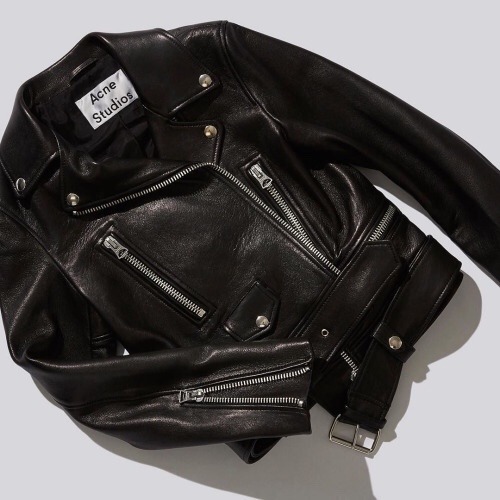 cocaine-nd-caviar:  Shop at VICEMODE Clothing and get 20% discount with the code