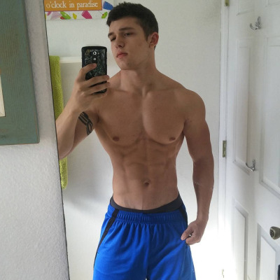 Sexy Shirtless Guy Selfies Tumblr Com Tumbex