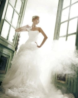 tbdressfashion:  graceful wedding dress 