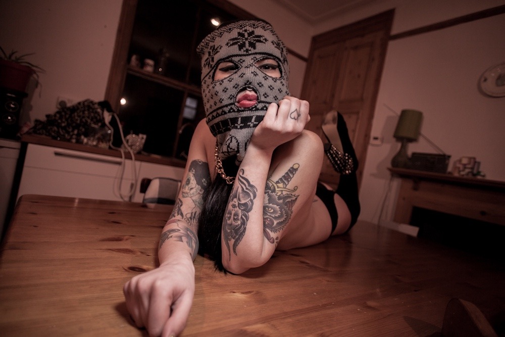 birdsinballyss:  Bronx mobbin on the kitchen table table 