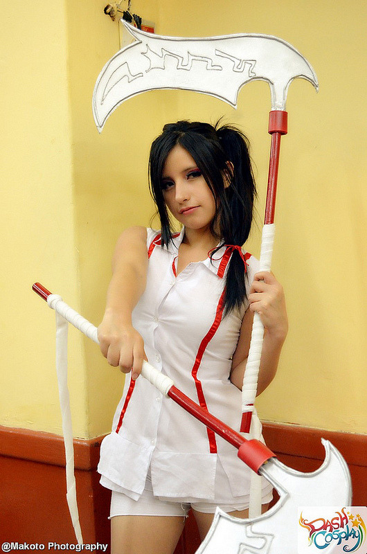 league-of-legends-sexy-girls:  Akali Cosplay