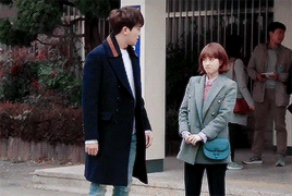 dancerkai94:holding hands since episode 2~~~