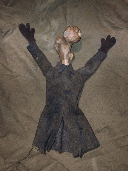 ivanshestov: военнопленных нет.  human bone doll. 2019