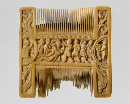 Double-sided ivory liturgical comb, with scenes of Henry II andThomas à Becket (c. 1200 – 1210, Engl