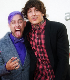 cats-kellin:  langdonhouse:  tyler and oli at the apmas (x) (x)   My two favorite