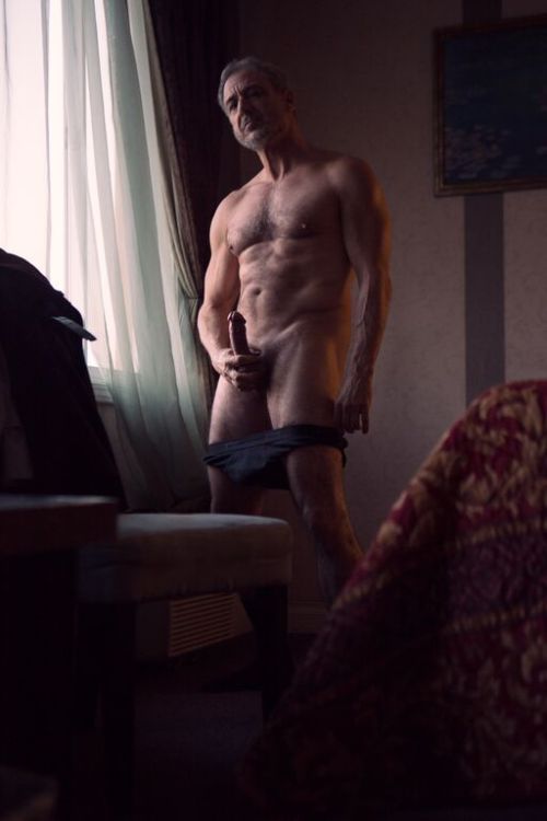 realguyla:  “Layover LA”A Tumblr Ten Tale: 10 Photos, 1 StoryBusinessman: David PevsnerPhotos: Liam Jaegerhttp://www.liamjager.com         http://www.bitoa.tumblr.comMore at: http://www.realguyla.tumblr.com