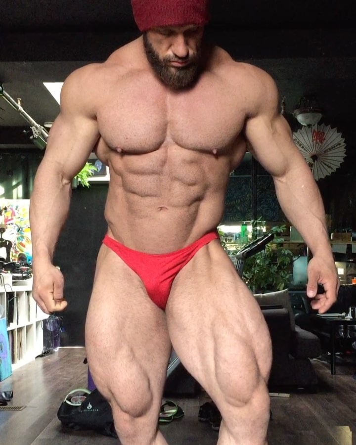smallpenisobsession:  sark4play:  Antoine Vaillant  Fucking-tastic tiny dick bodybuilder