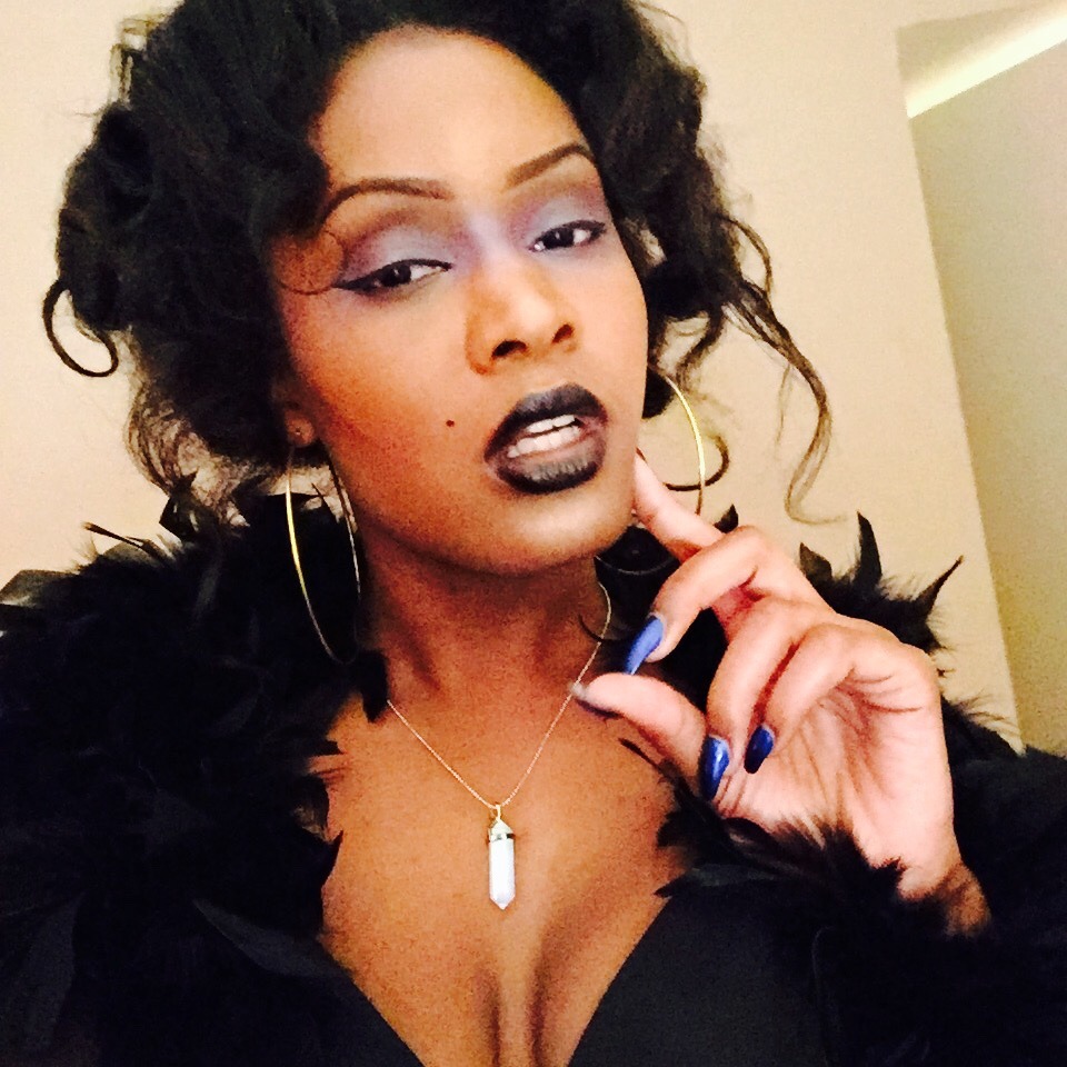 flyandfamousblackgirls:  femburton:  🎃 Nah playa, I don’t suck spooky dick for
